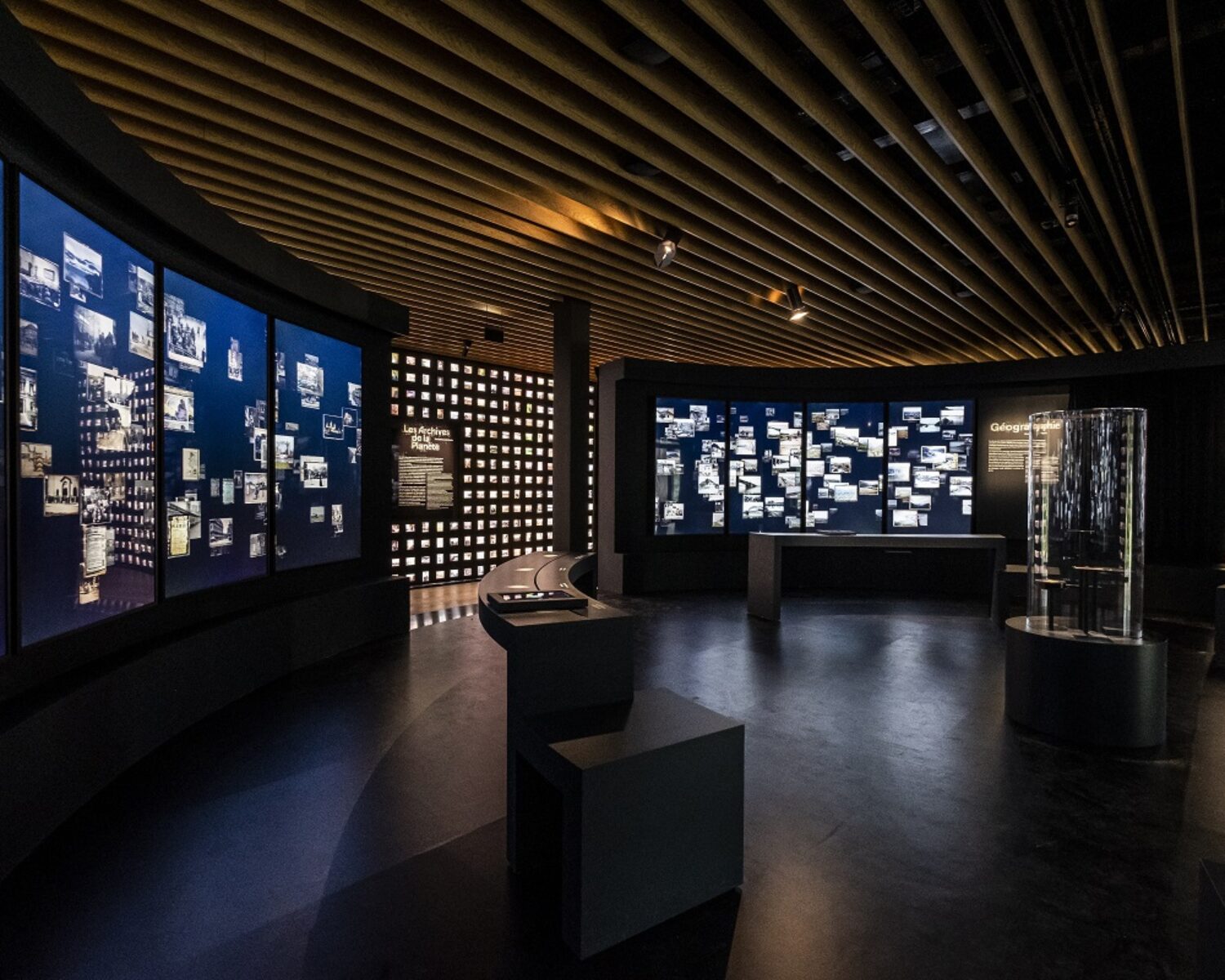 Musée Albert Kahn le 16 mars 2022 à Boulogne Billancourt.
Ici, l'exposition permanente au rez-de-chaussée du musée.